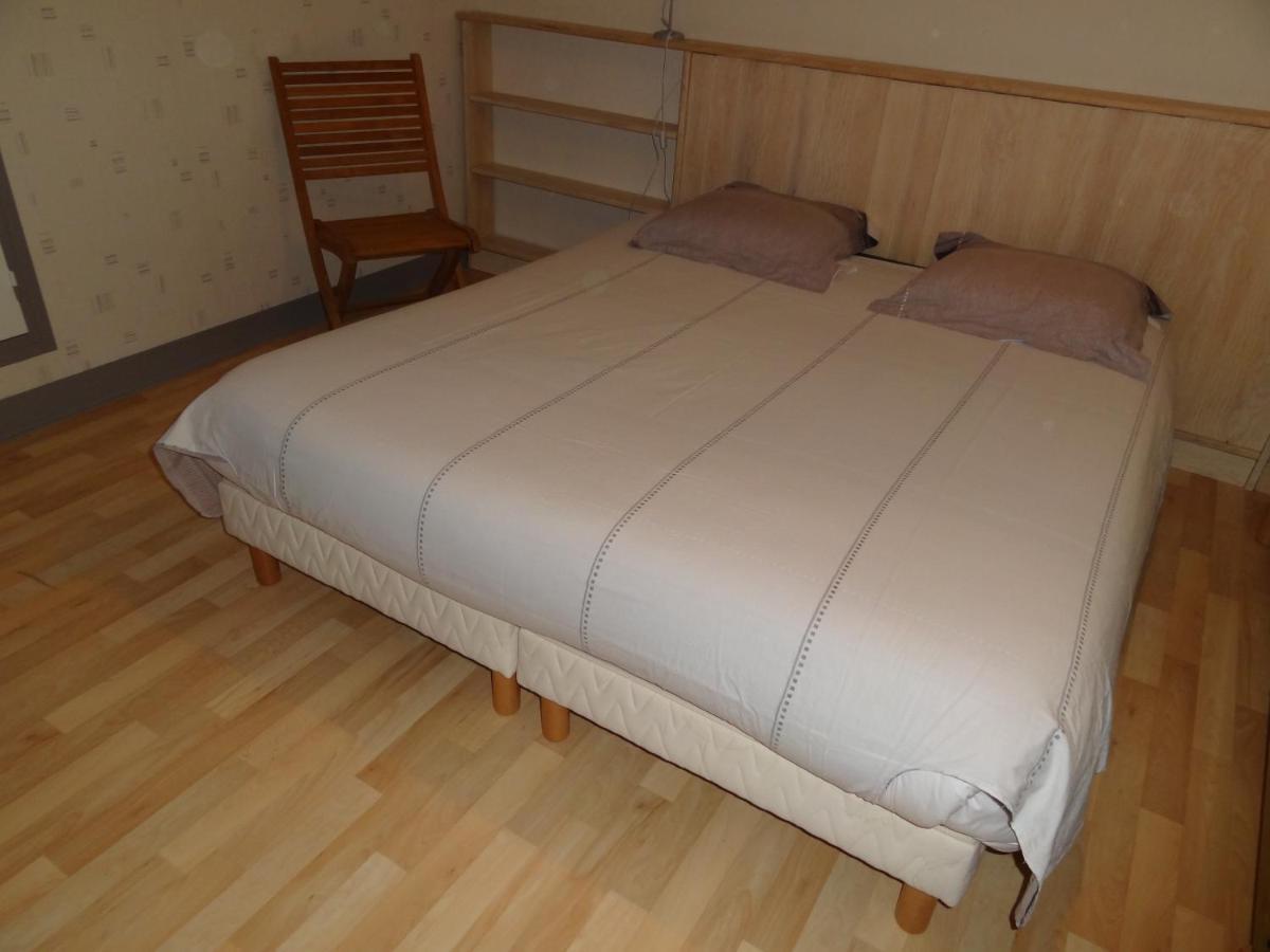 les Voiries chambres d'hotes Fleury  Extérieur photo